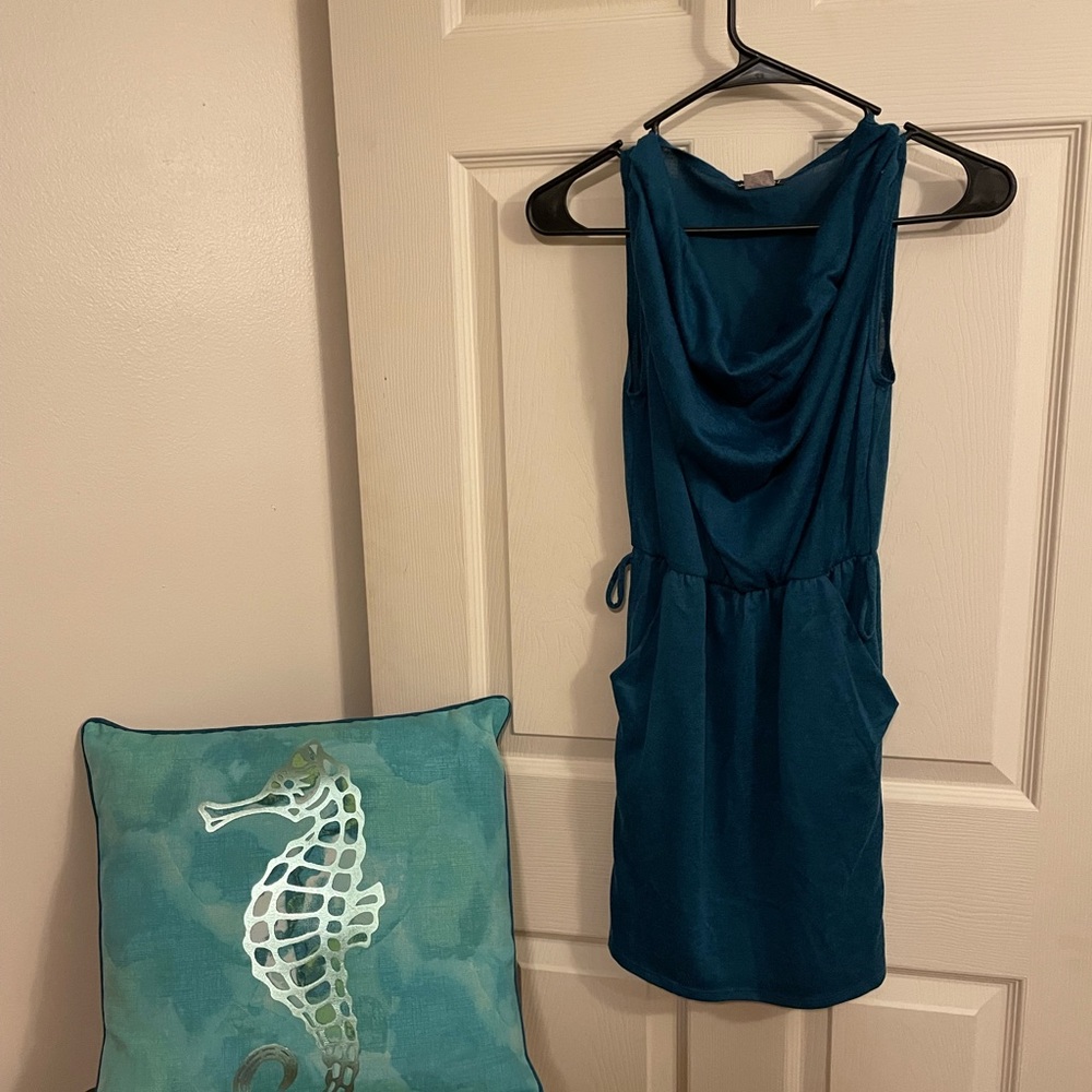 Wet seal Crowl Neck Sleeveless Dress